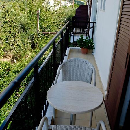 Oasis Studios Palaiochora Dış mekan fotoğraf